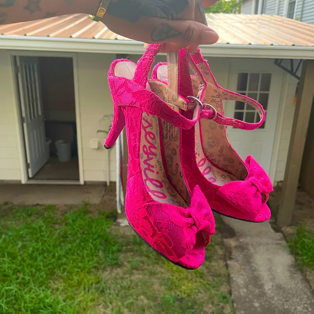 Vintage pink lace Betsey Johnson heels